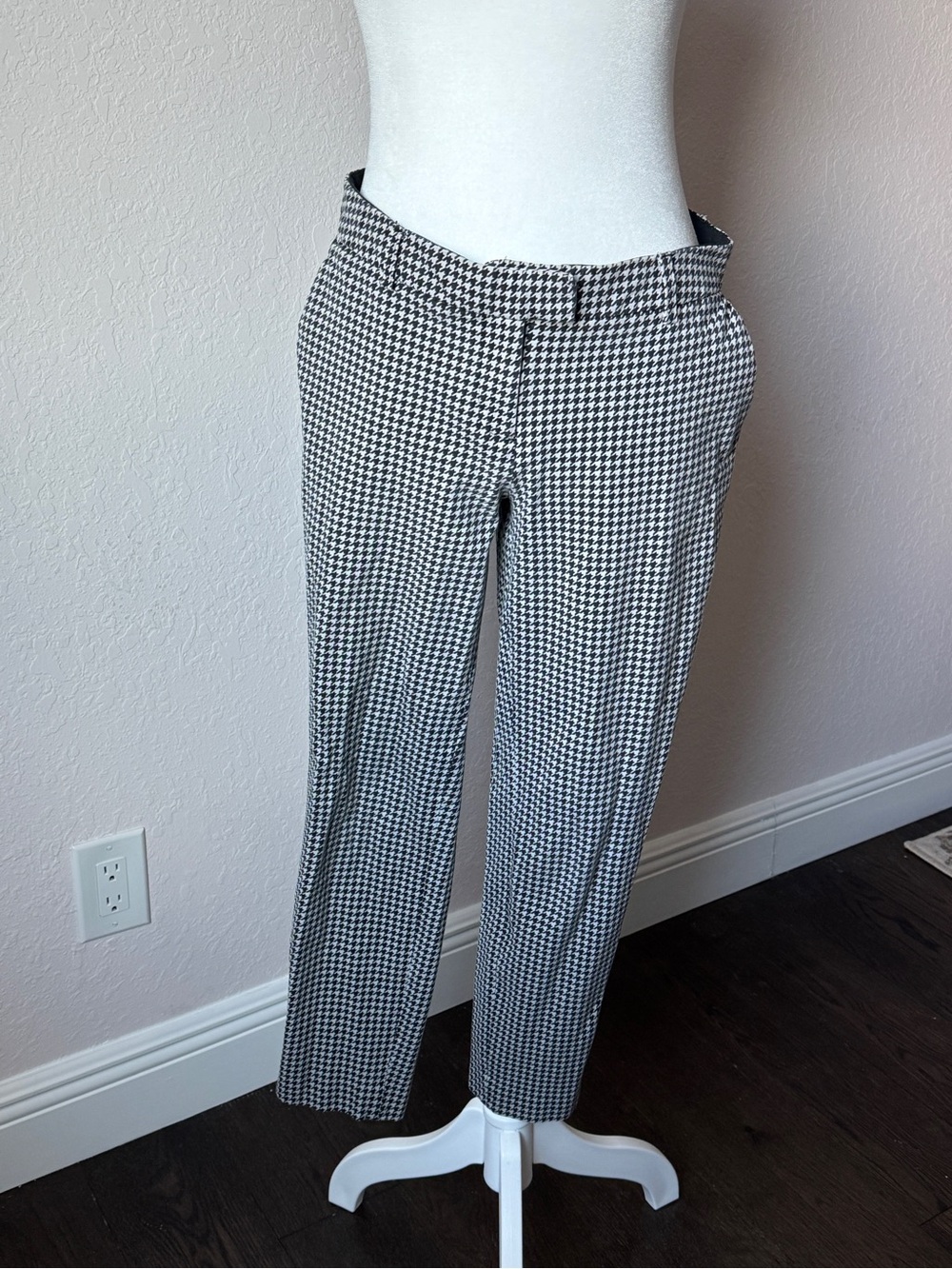 Cynthia Rowley Houndstooth Ankle Pants Zip Hem Career Office Size 4